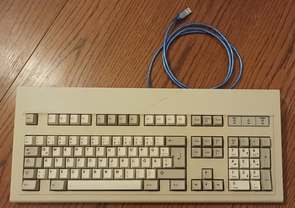 Keyboard assembled, new cable connected