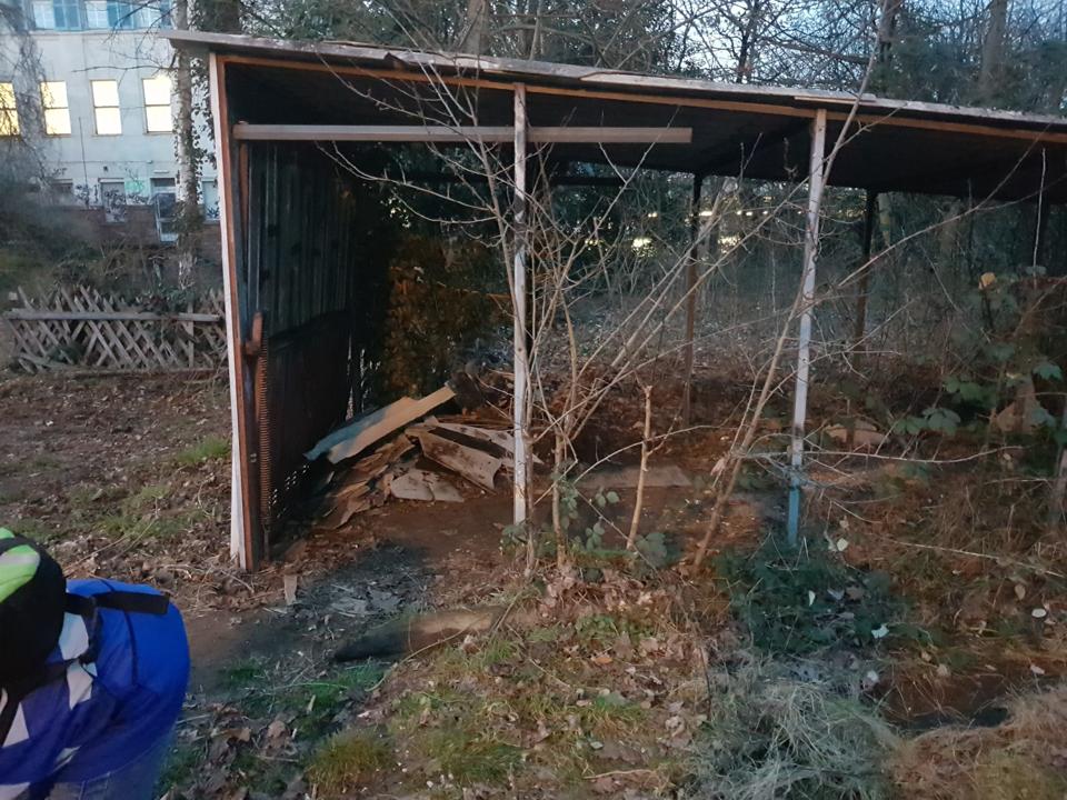 Asbestplatten in der Garage