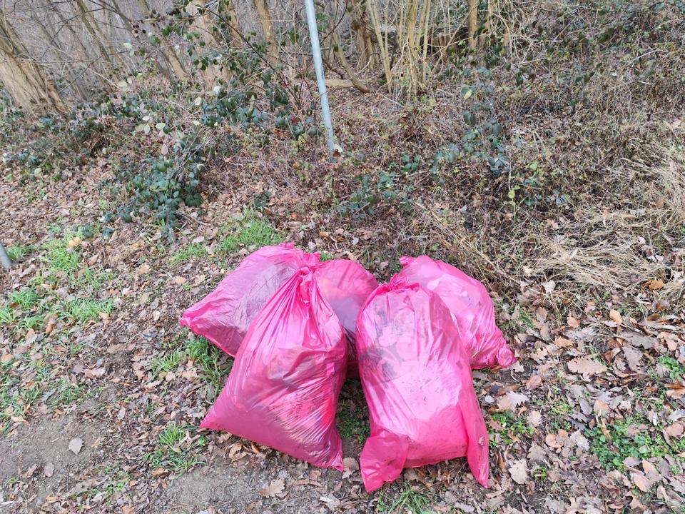 Fuenf Saecke liegen bereit.