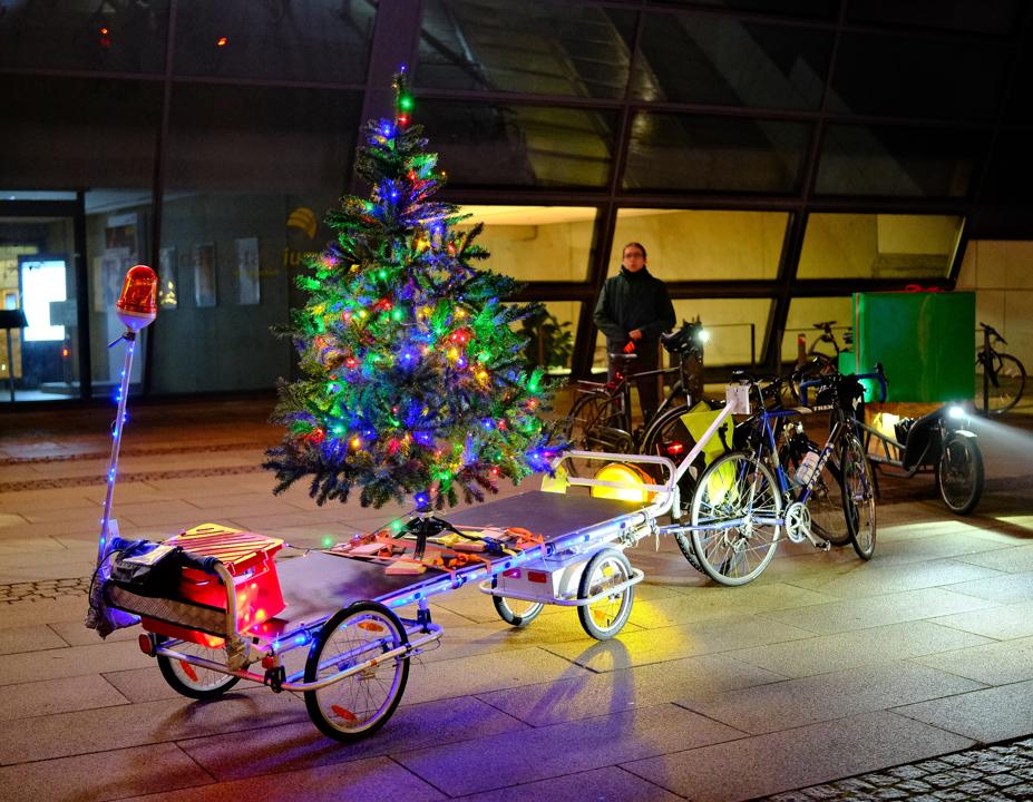 Lastenrad mit Musikaufbau, CriticalTailLight, Baumhänger