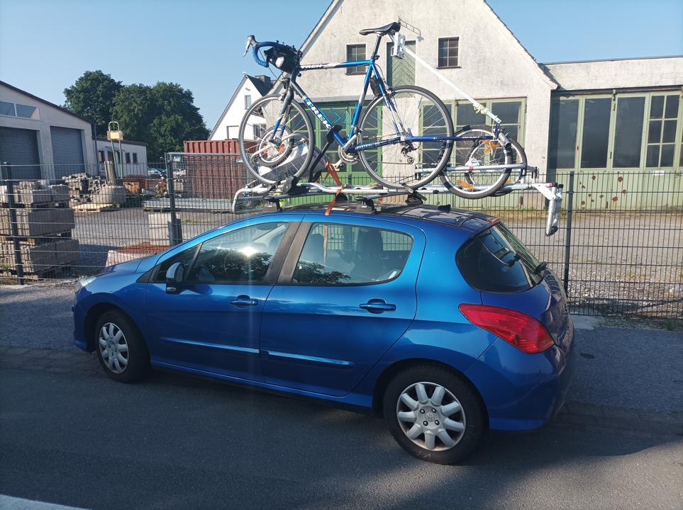 Pangaea und Trek auf Peugeot 308 aufgeladen