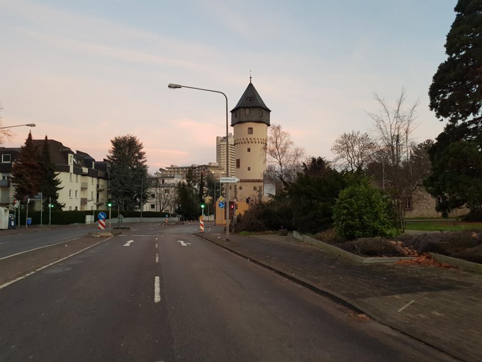 Sachsenhäuser Warte am Morgen